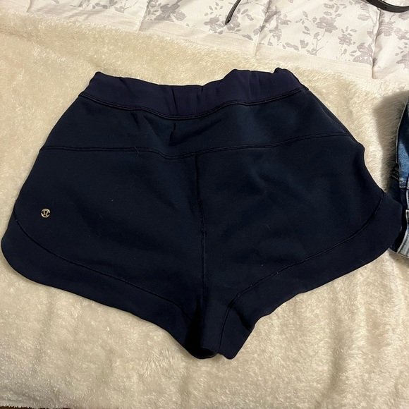 Lululemon - Picture 2 of 2